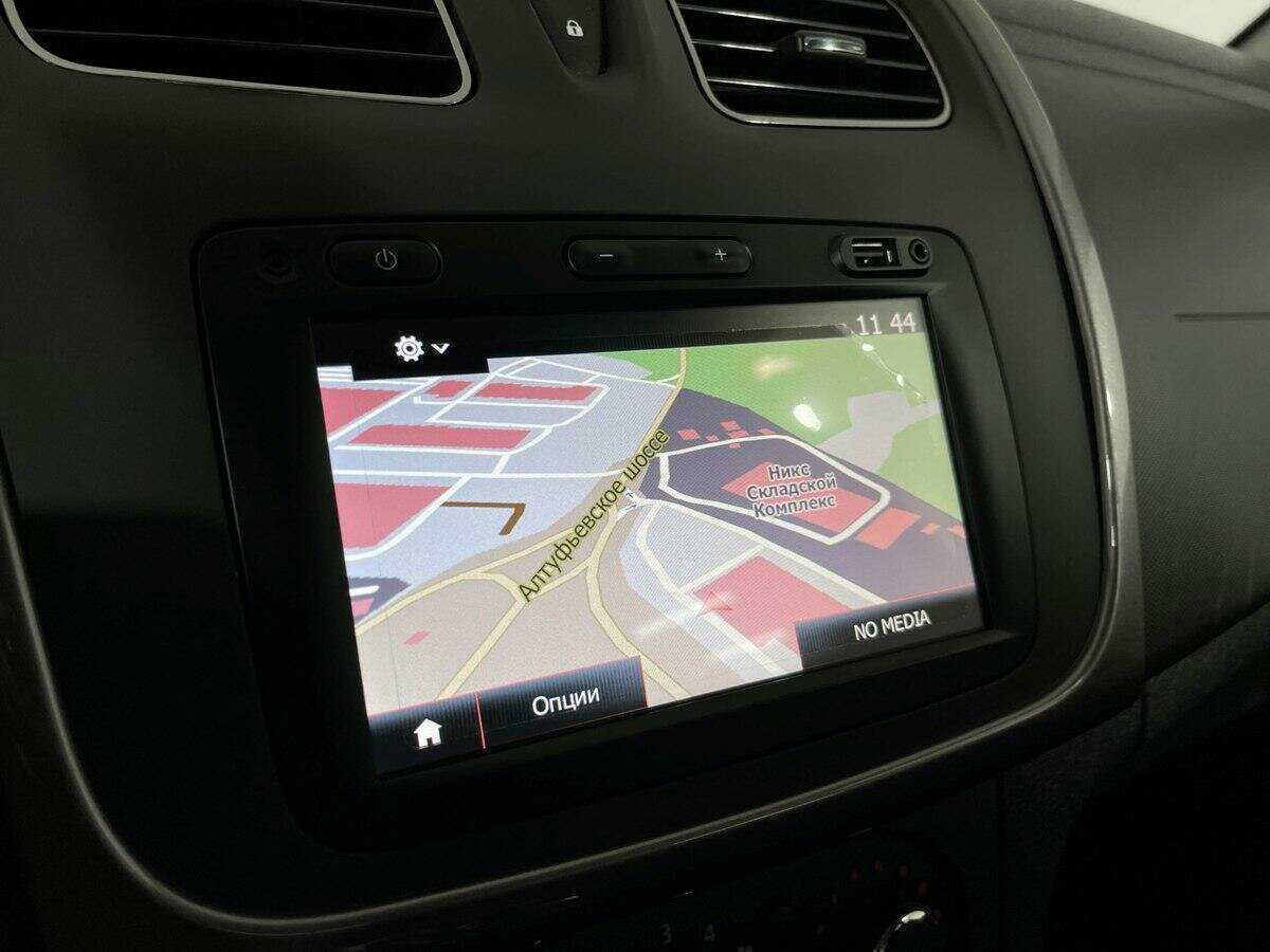 Renault Logan, 2020 - Фото №12