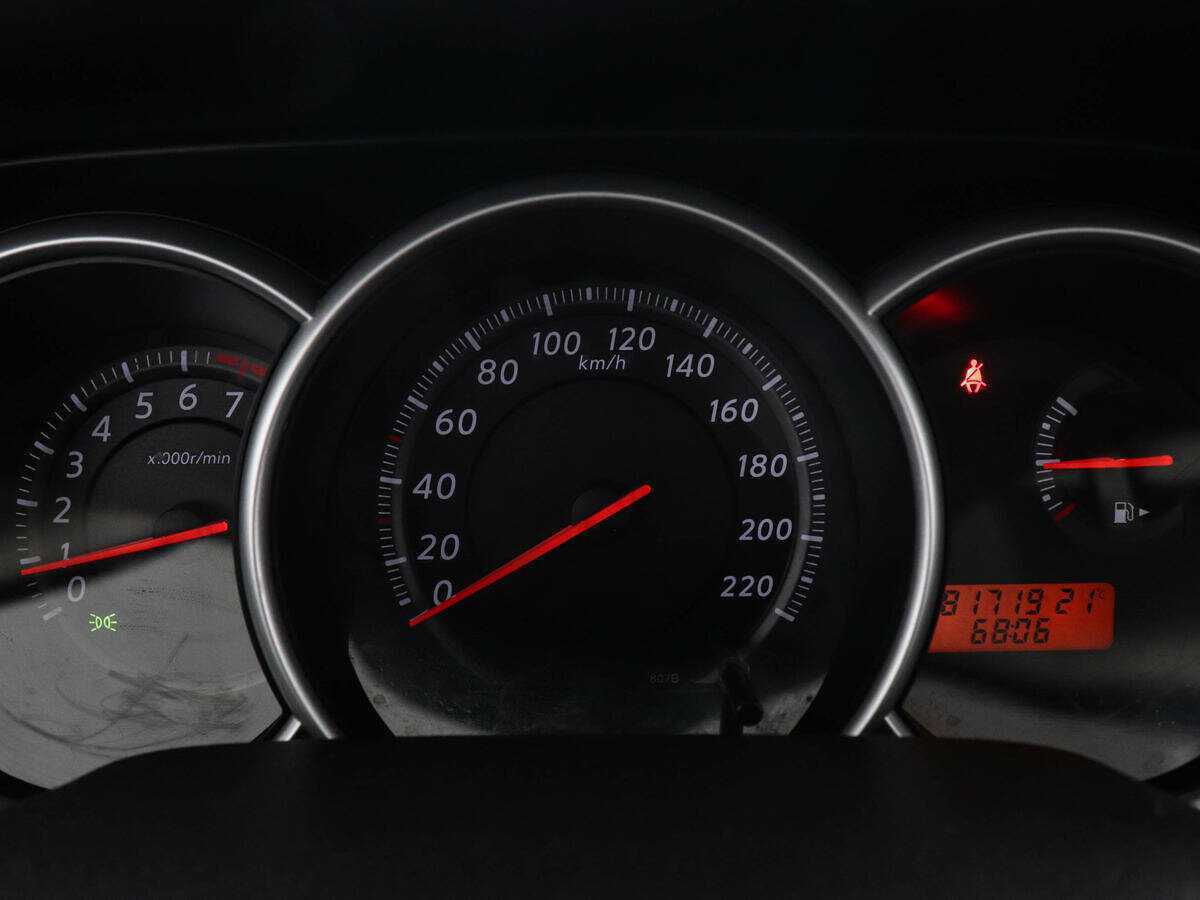 Nissan Tiida, 2013 - Фото №10