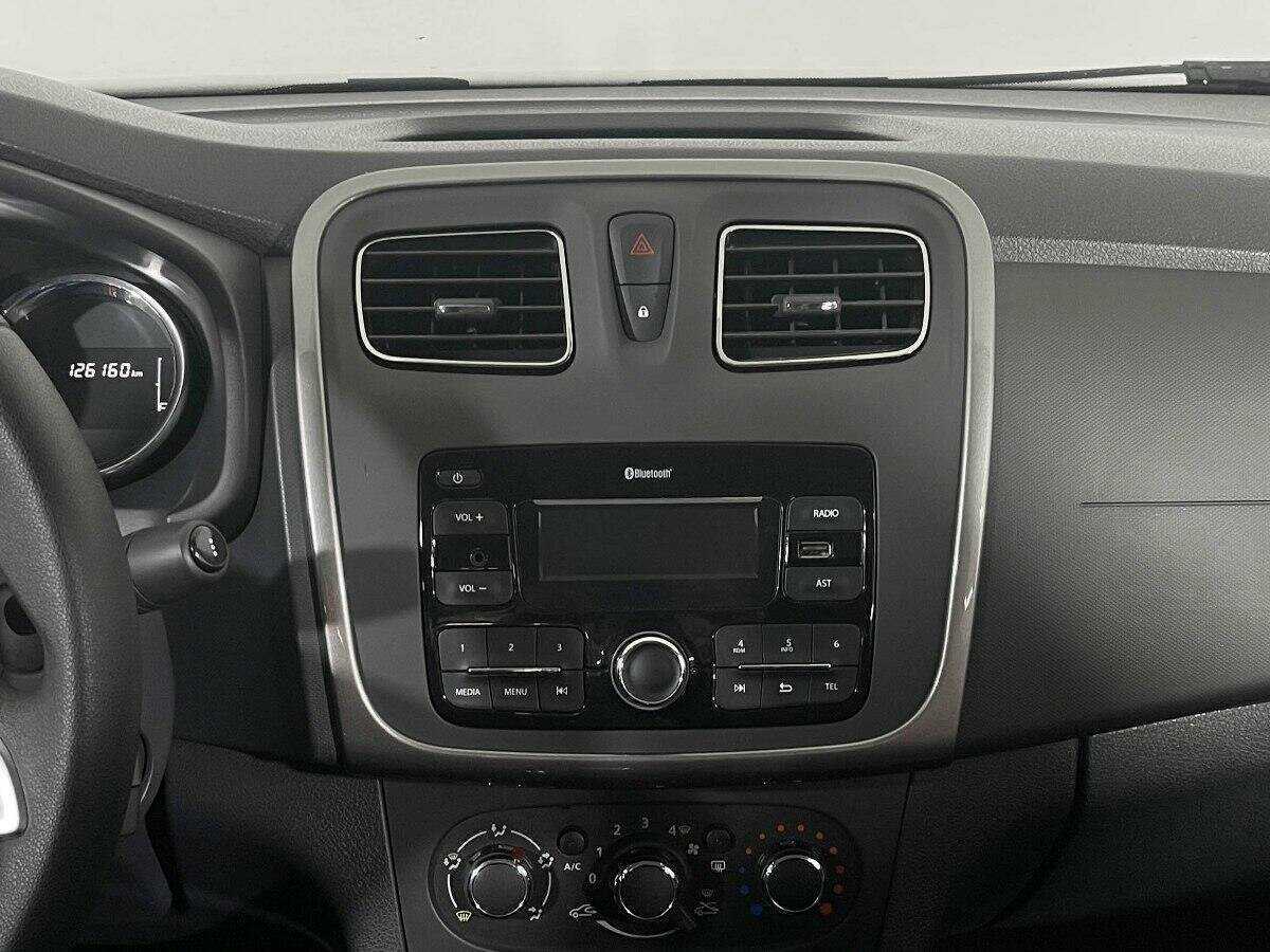 Renault Logan, 2021 - Фото №9