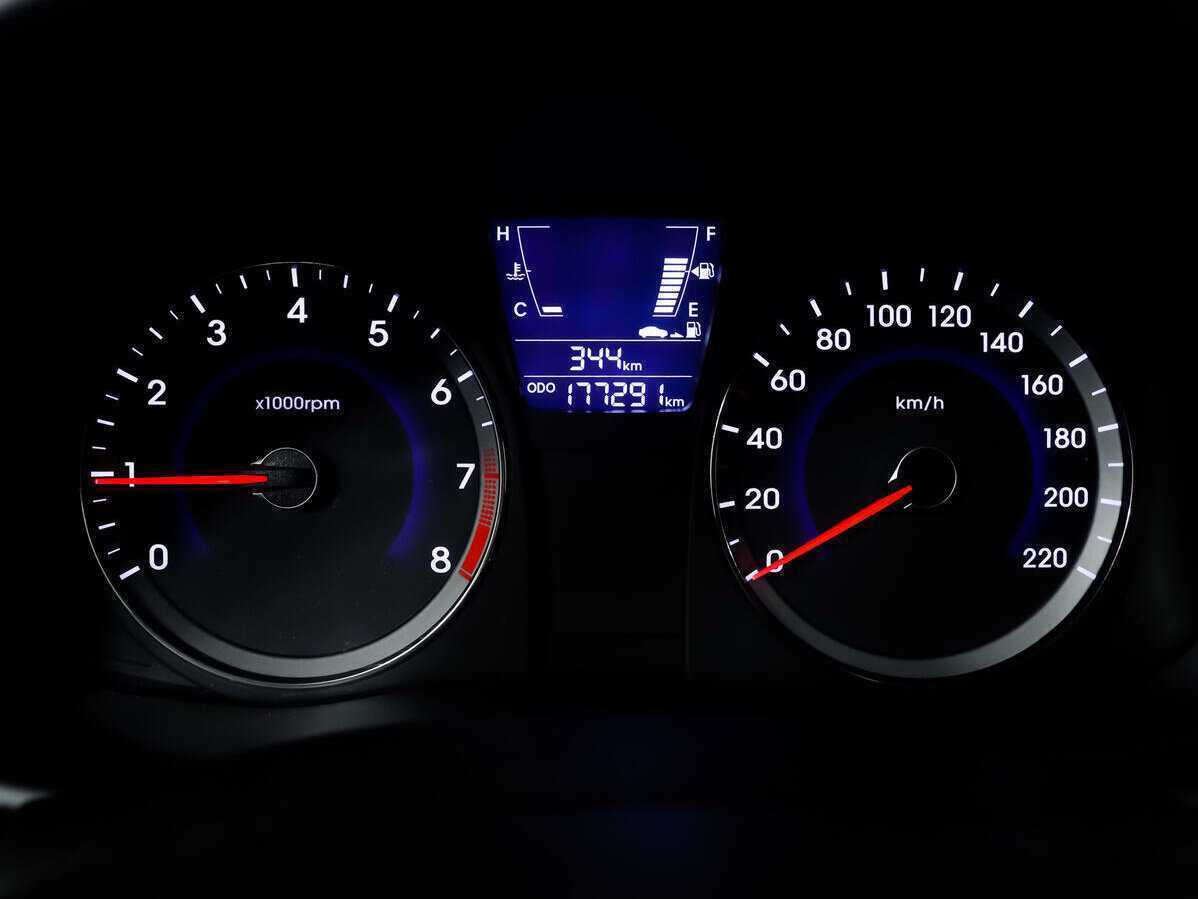 Hyundai Solaris, 2012 - Фото №9