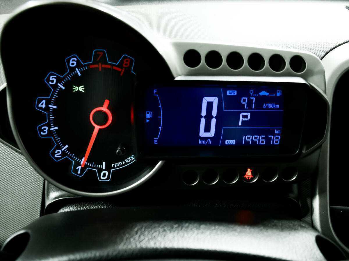 Chevrolet Aveo, 2014 - Фото №9