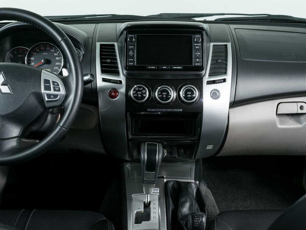 Mitsubishi Pajero Sport, 2013 - Фото №10