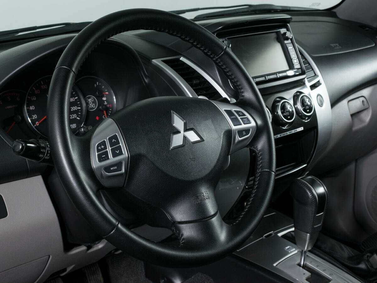 Mitsubishi Pajero Sport, 2013 - Фото №14