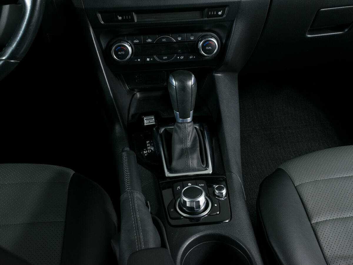 Mazda 3, 2018 - Фото №11