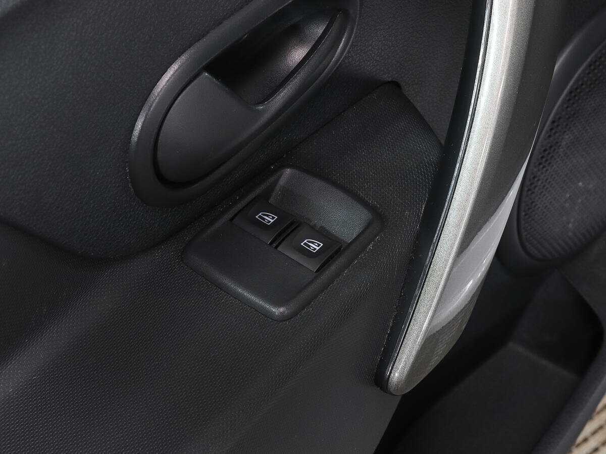 Renault Logan, 2020 - Фото №15