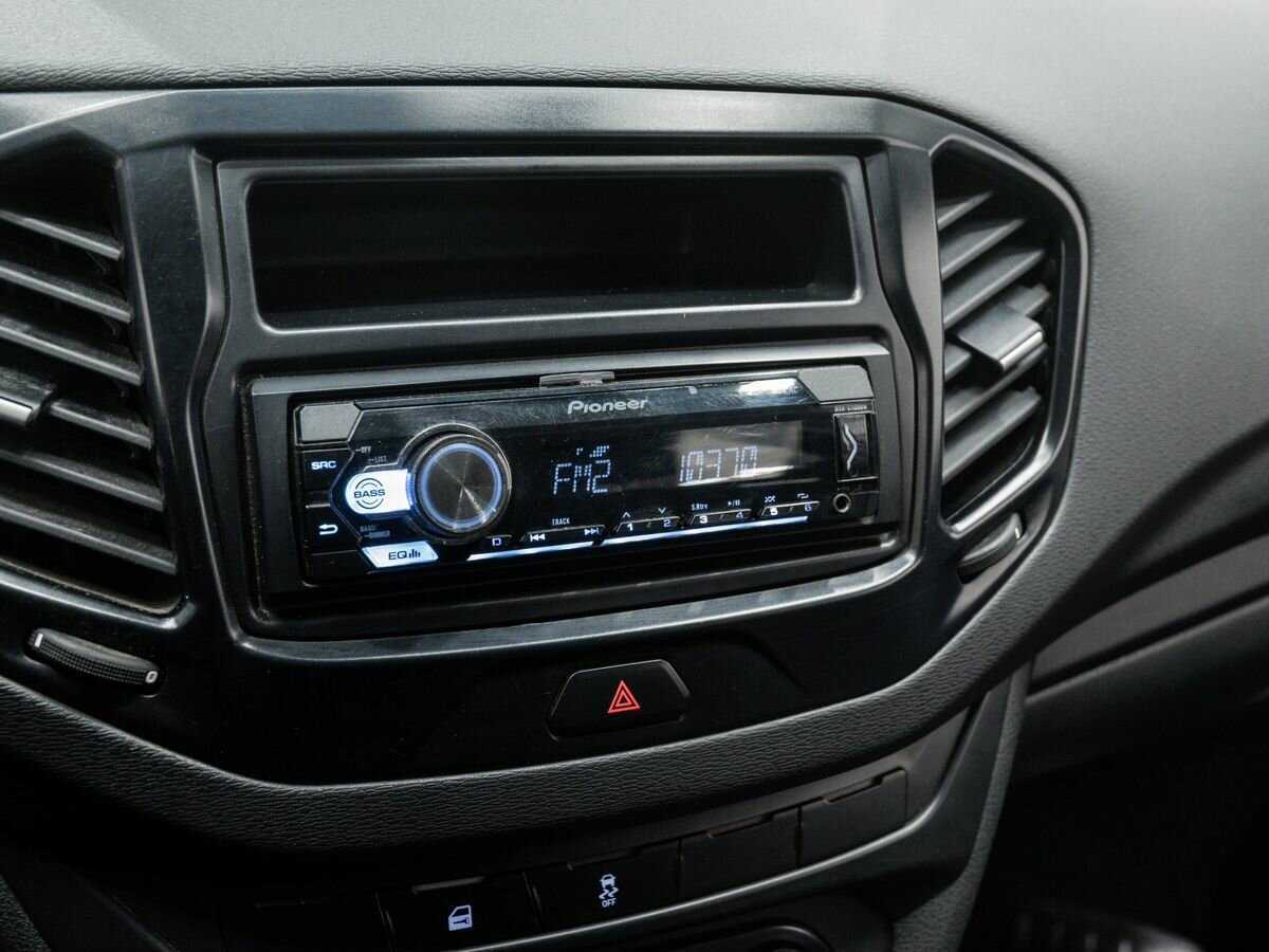 Lada (ВАЗ) Vesta, 2019 - Фото №19