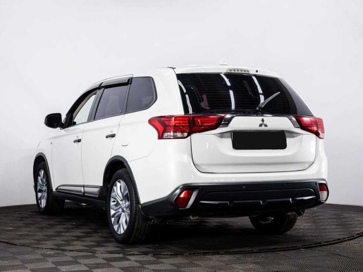 Mitsubishi Outlander, 2018 - Фото №3