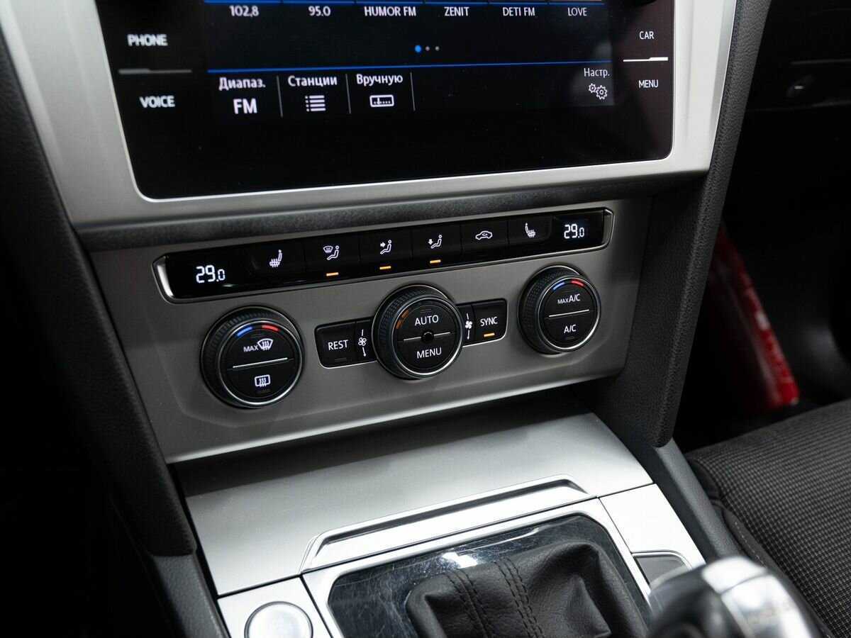 Volkswagen Passat, 2018 - Фото №17