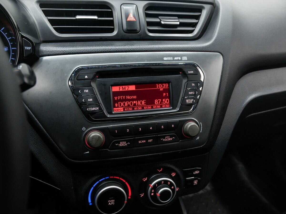 Kia Rio 5-speed, 2013 - Фото №20