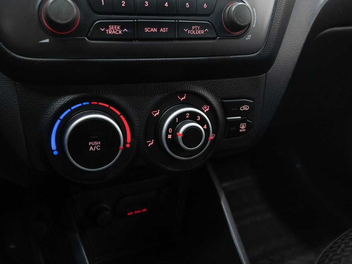 Kia Rio 5-speed, 2012 - Фото №15