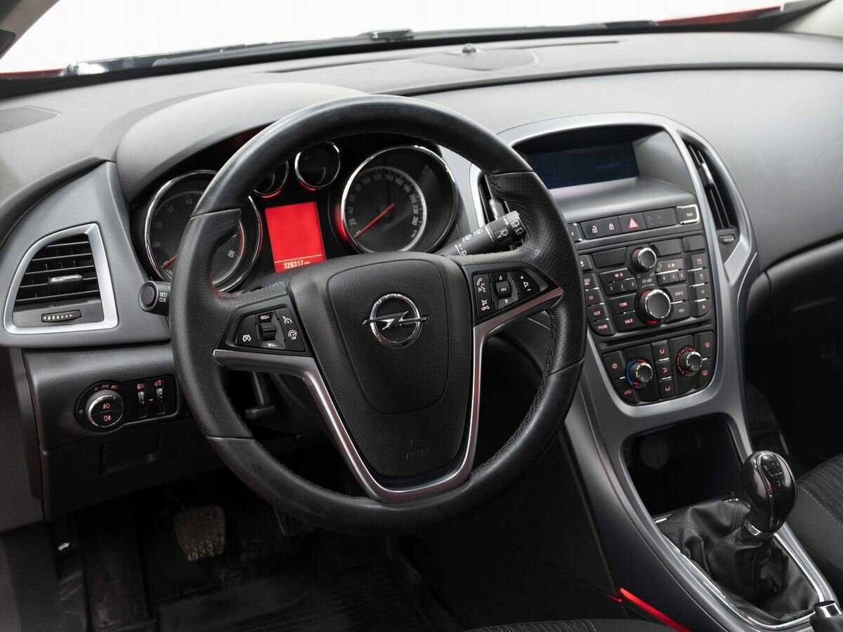 Opel Astra GTC, 2012 - Фото №13