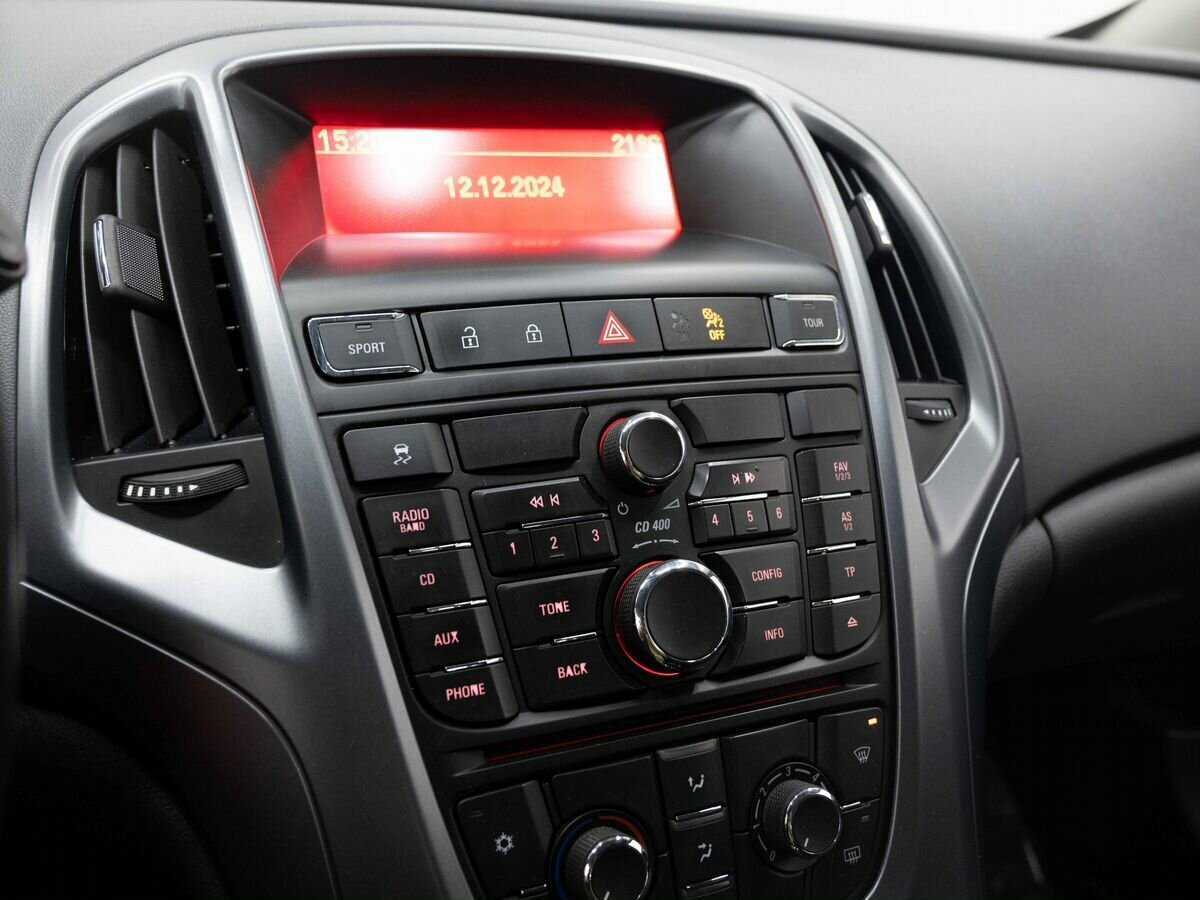 Opel Astra GTC, 2012 - Фото №17