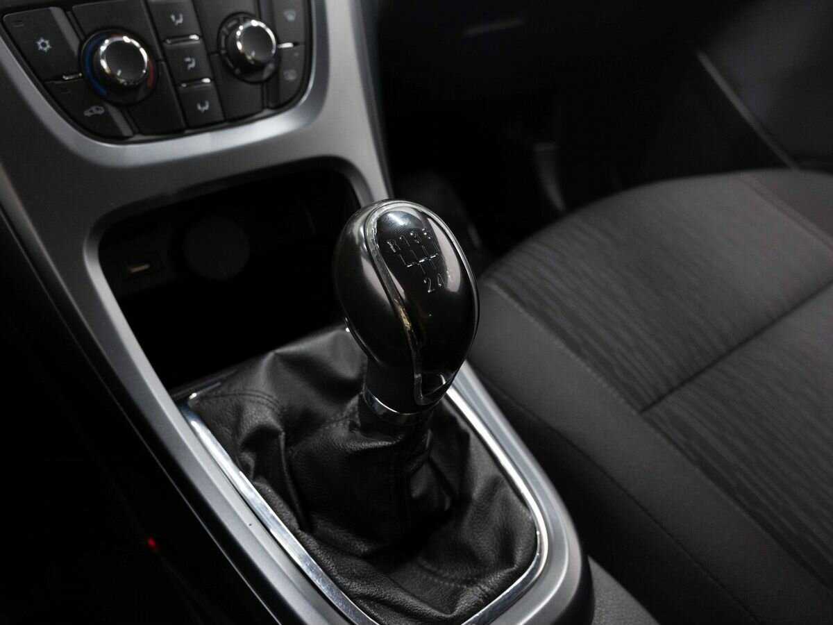 Opel Astra GTC, 2012 - Фото №20