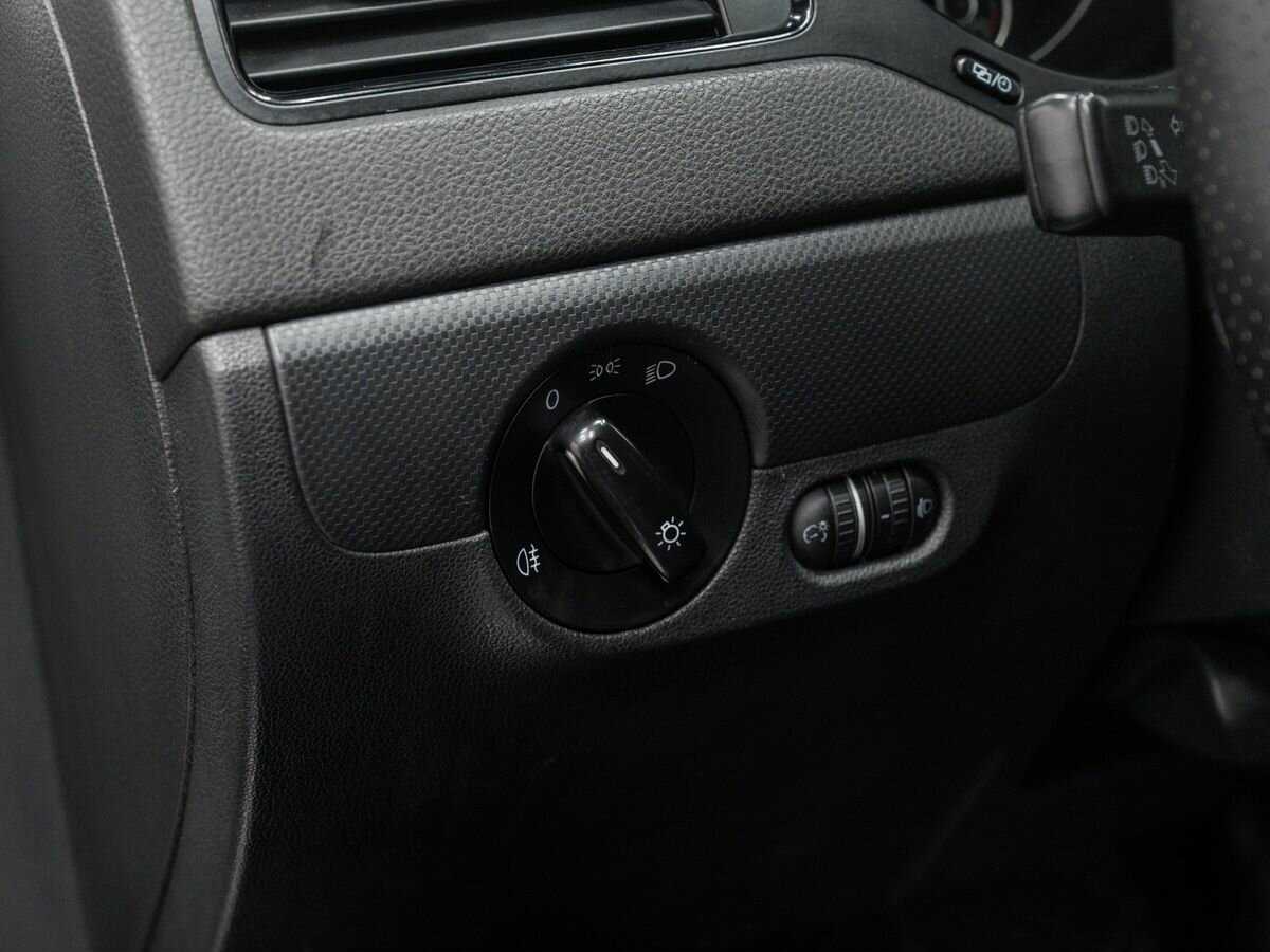 Volkswagen Jetta, 2013 - Фото №14