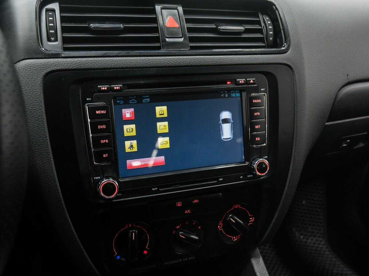 Volkswagen Jetta, 2013 - Фото №17