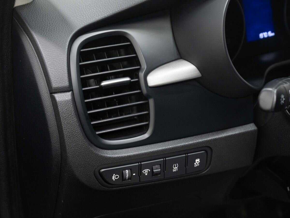 Kia Rio X-Line, 2017 - Фото №17