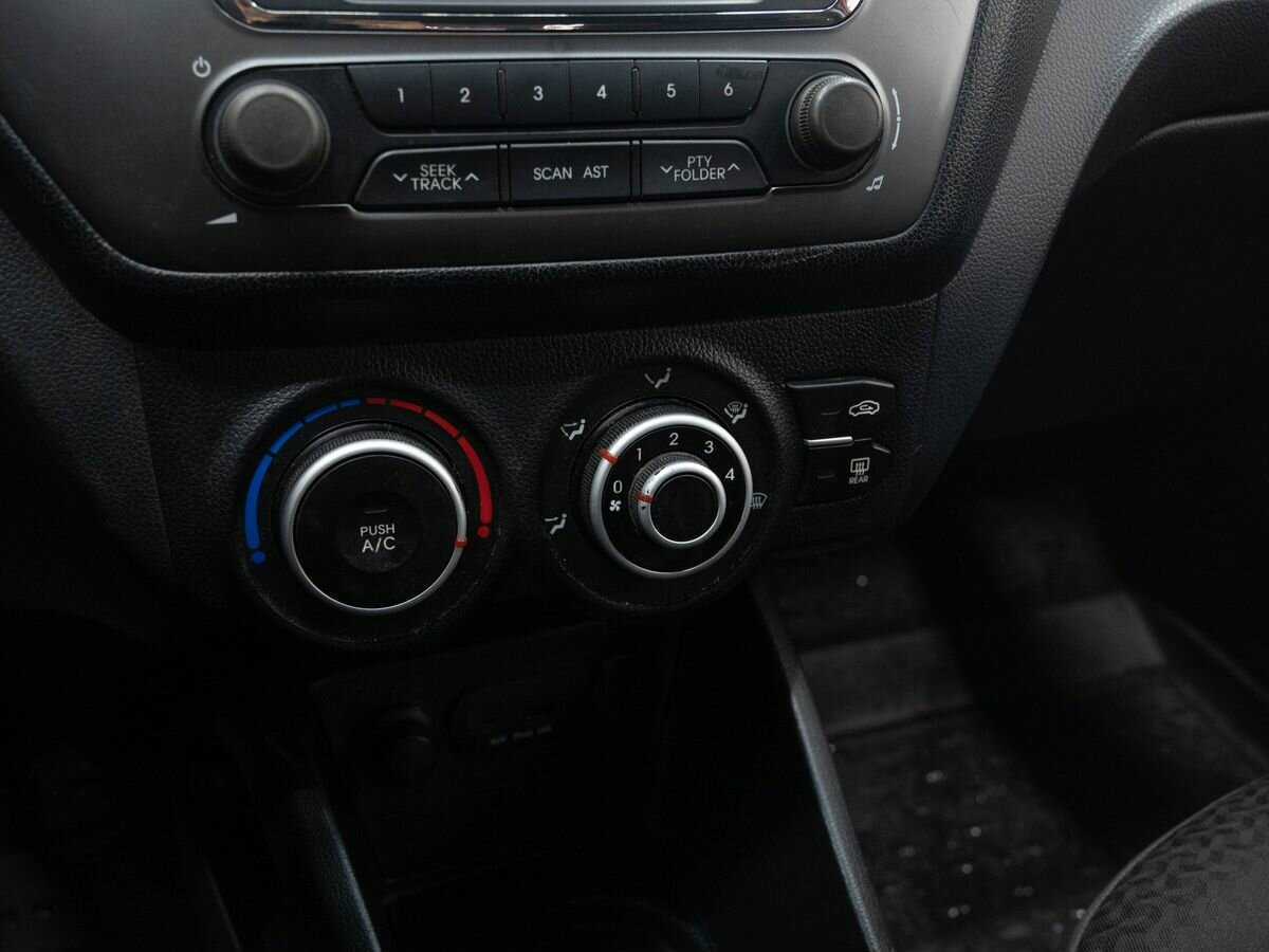 Kia Rio 5-speed, 2012 - Фото №18