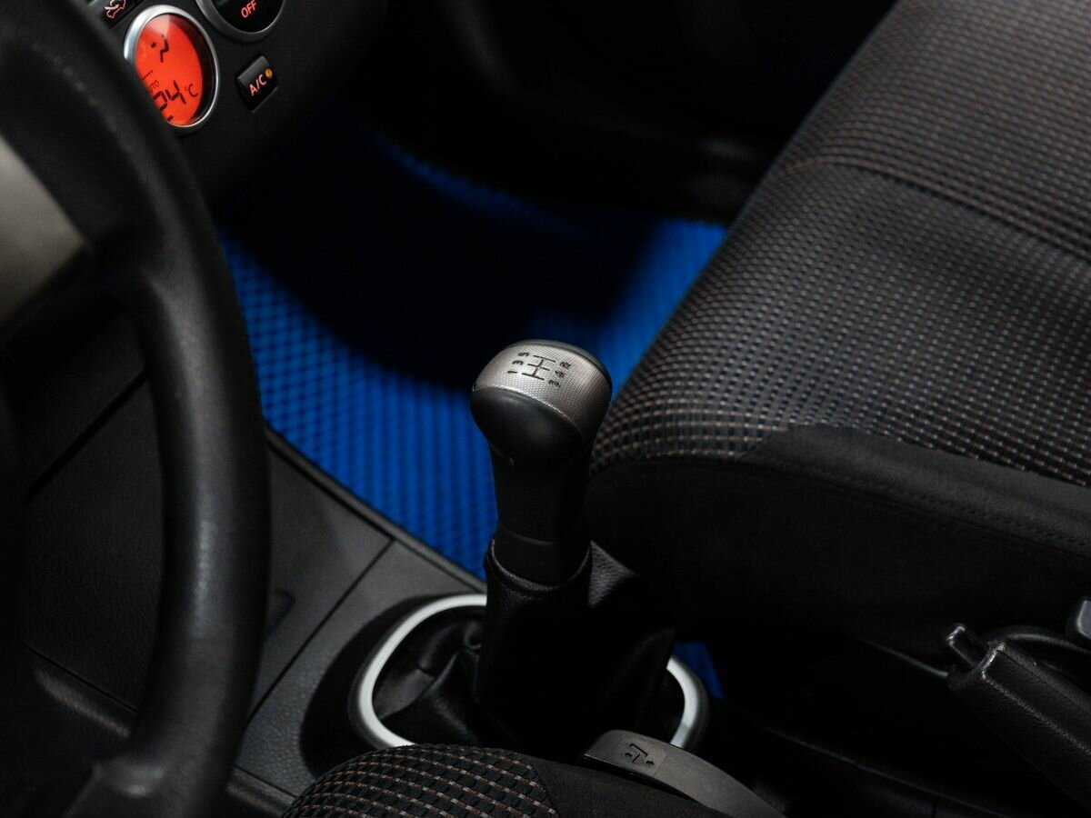 Nissan Tiida, 2012 - Фото №17