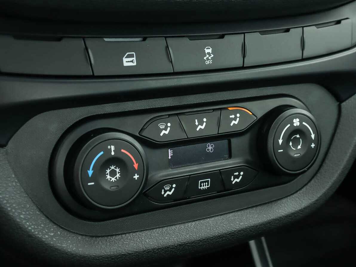 Lada (ВАЗ) Vesta, 2022 - Фото №13