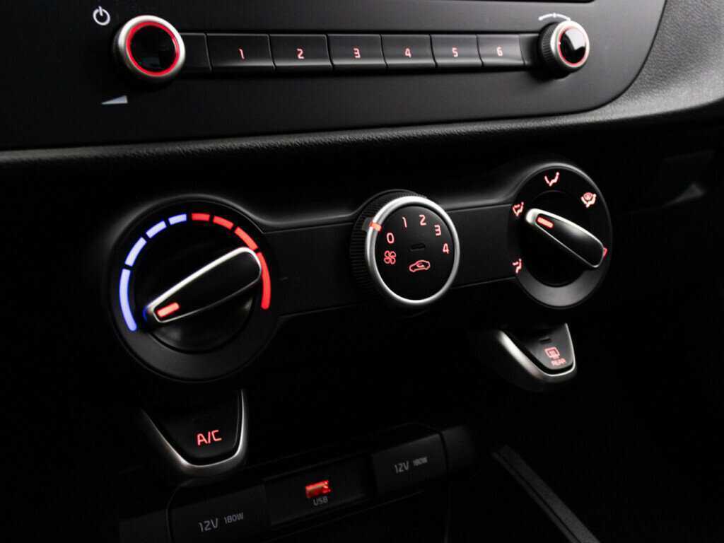 Kia Rio, 2021 - Фото №17