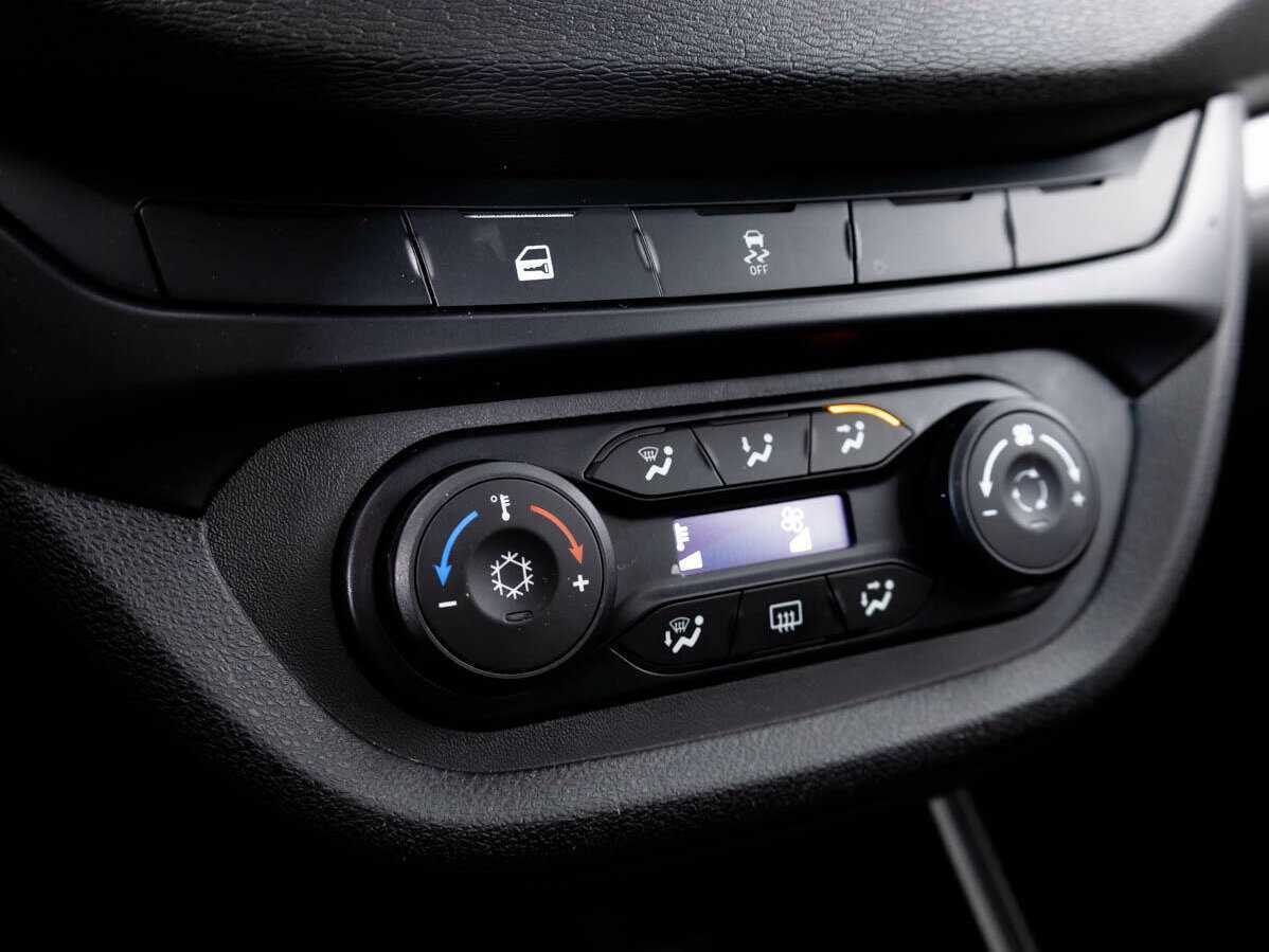 Lada (ВАЗ) Vesta, 2022 - Фото №13