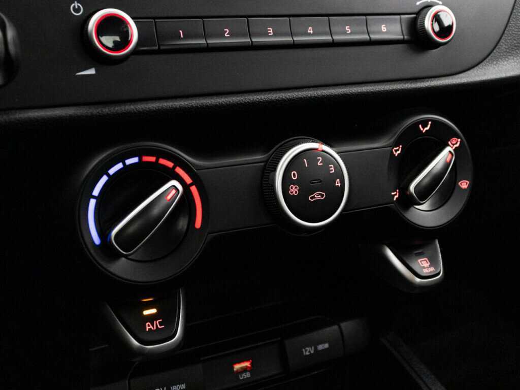 Kia Rio, 2020 - Фото №15