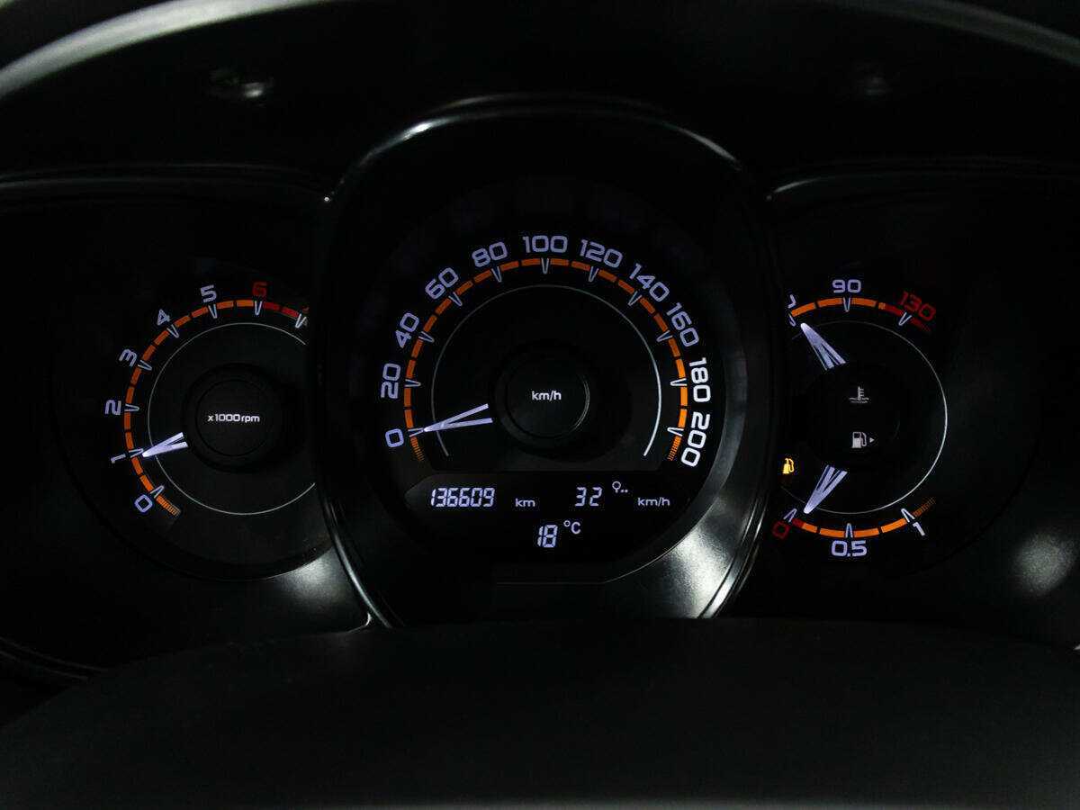 Lada (ВАЗ) Vesta SW, 2017 - Фото №11