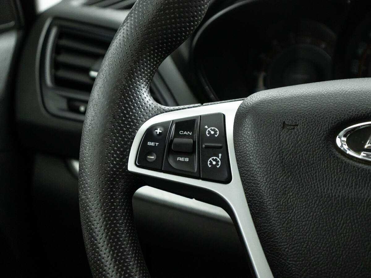 Lada (ВАЗ) Vesta SW, 2017 - Фото №15