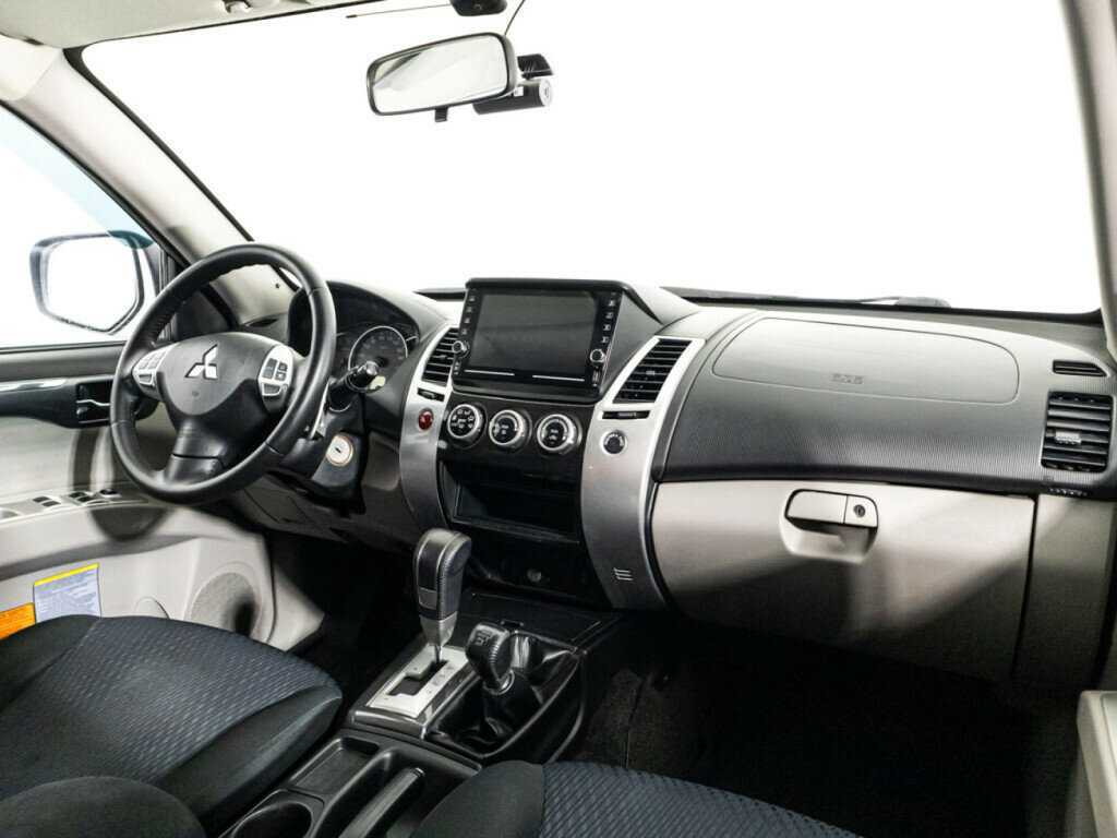 Mitsubishi Pajero Sport, 2014 - Фото №8