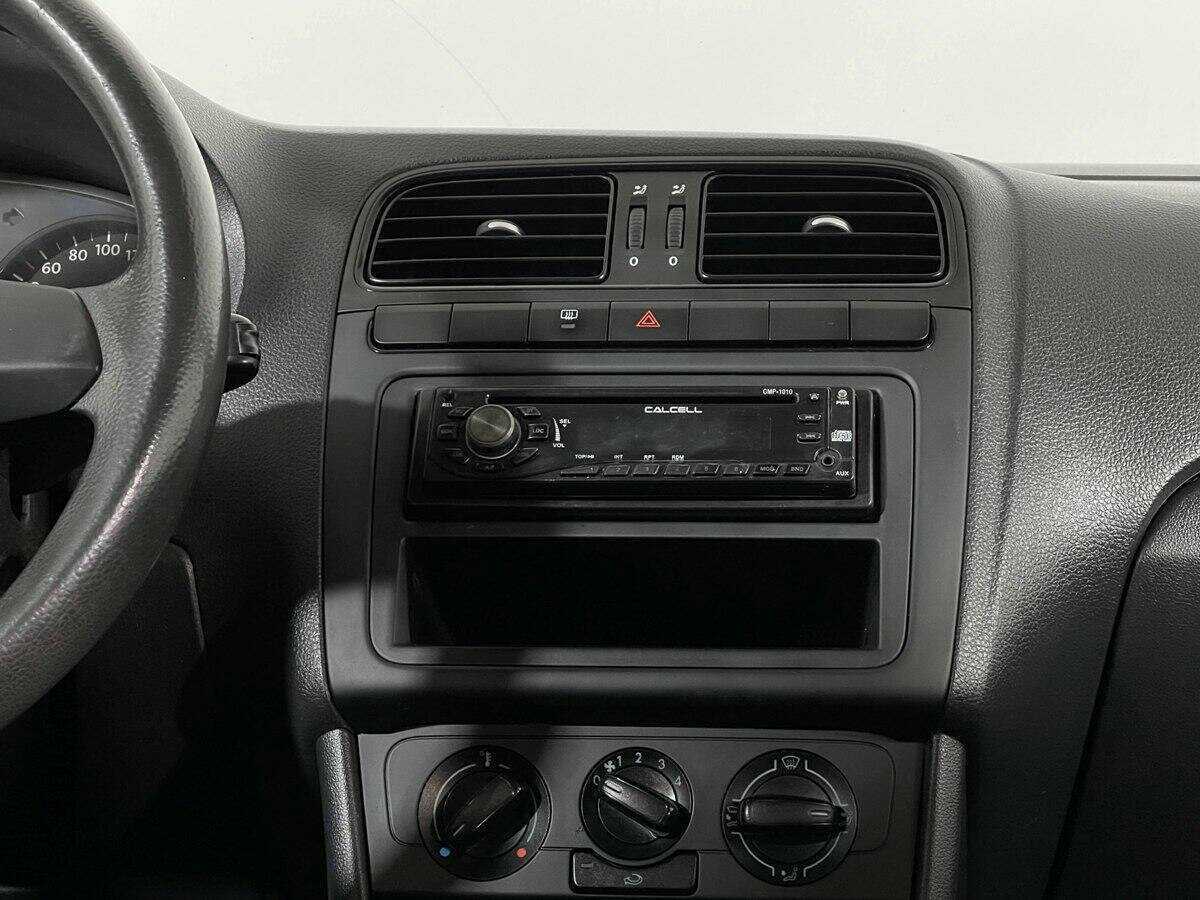 Volkswagen Polo, 2012 - Фото №9