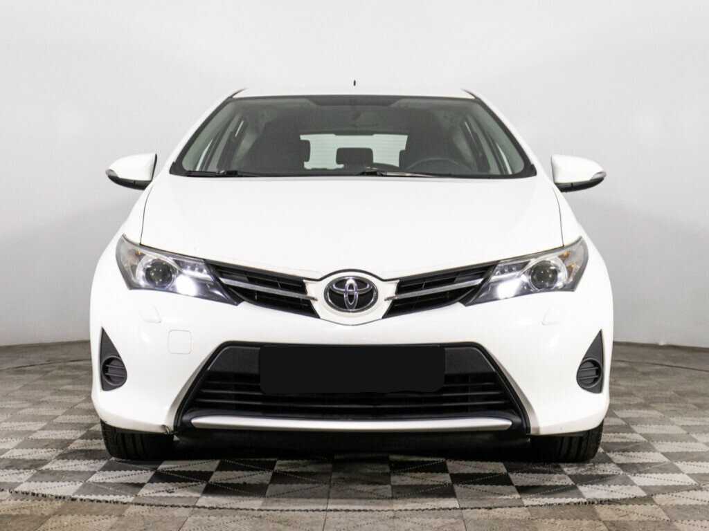 Toyota Auris, 2014 - Фото №1