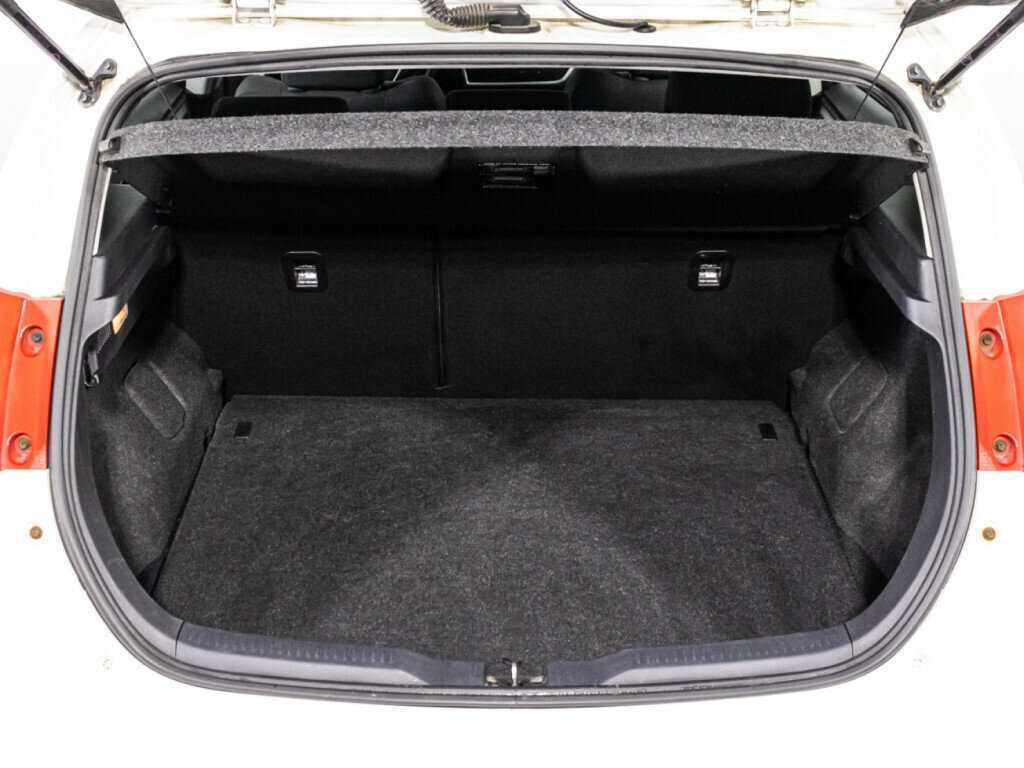 Toyota Auris, 2014 - Фото №14