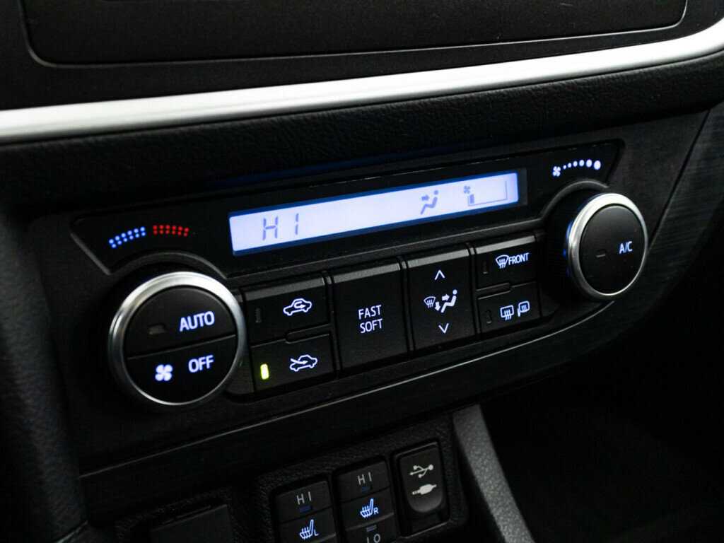 Toyota Auris, 2014 - Фото №15