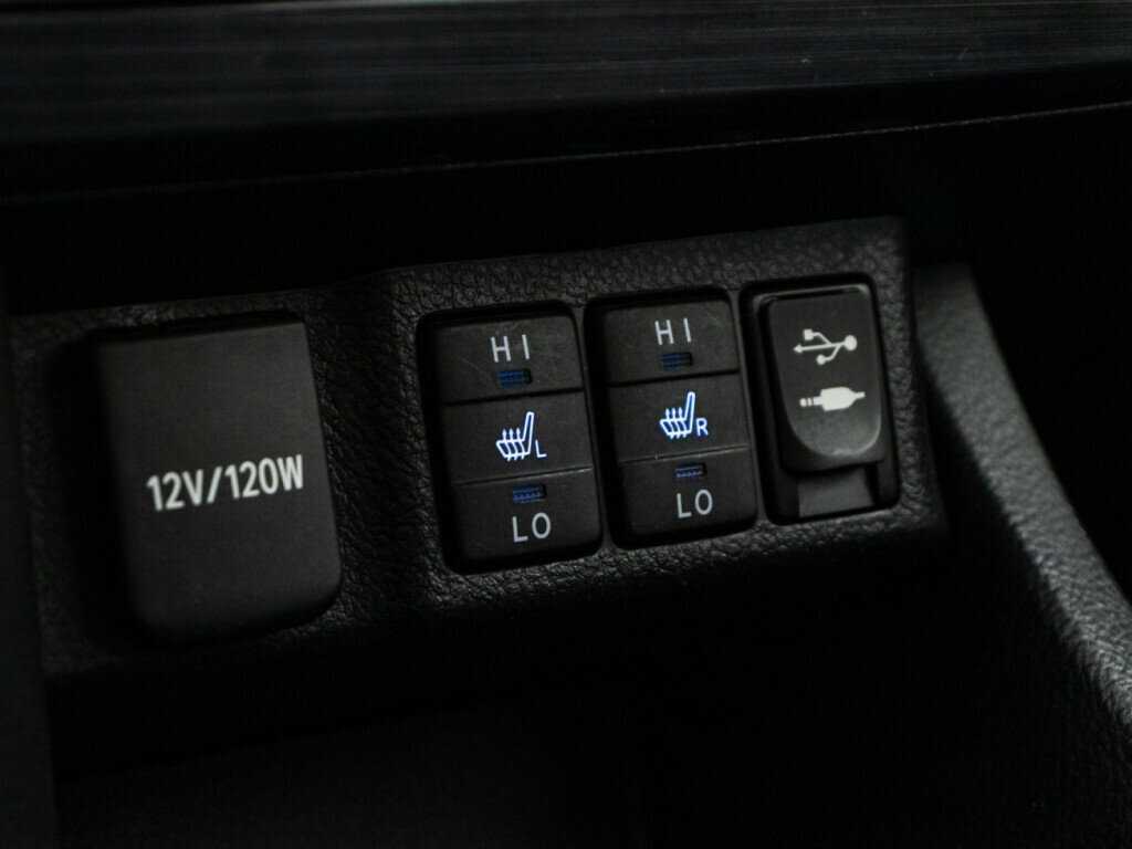 Toyota Auris, 2014 - Фото №16