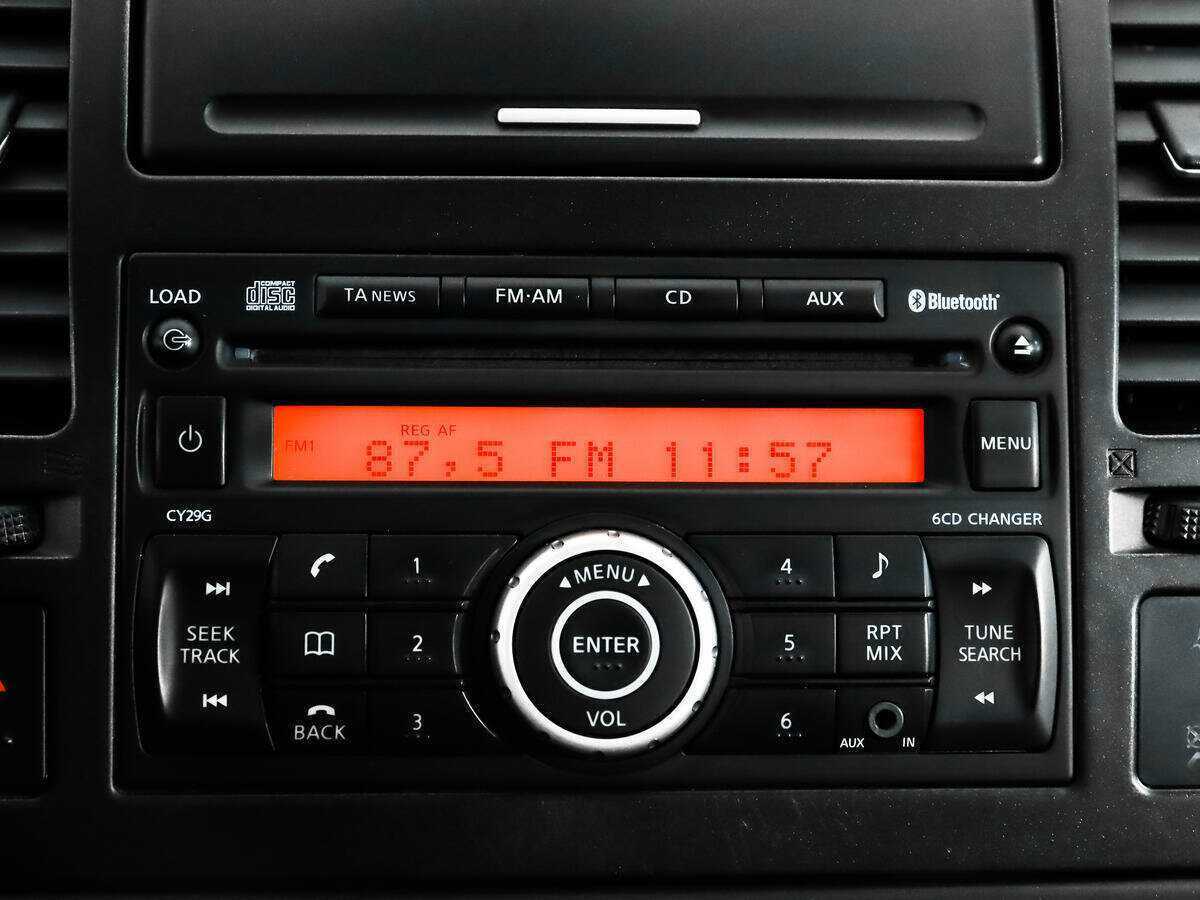 Nissan Tiida, 2012 - Фото №12