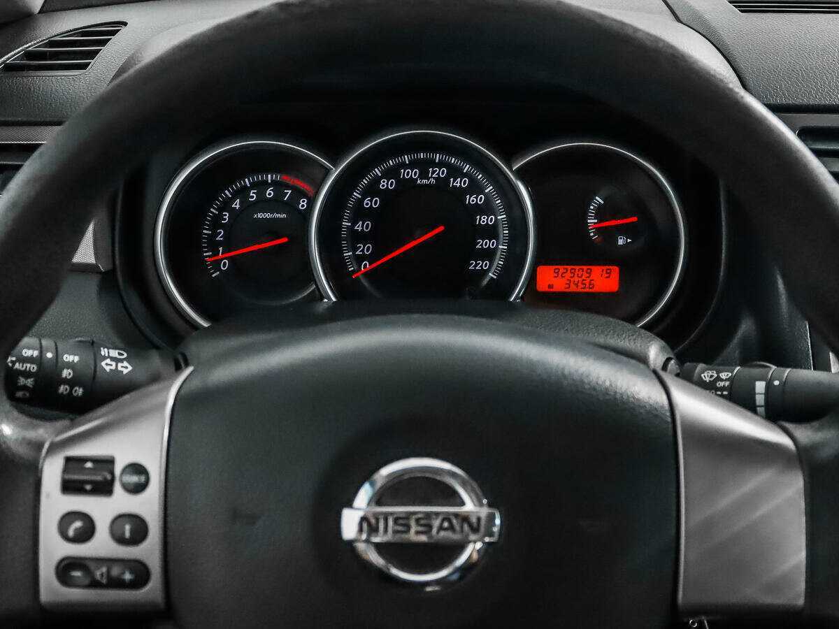 Nissan Tiida, 2012 - Фото №15