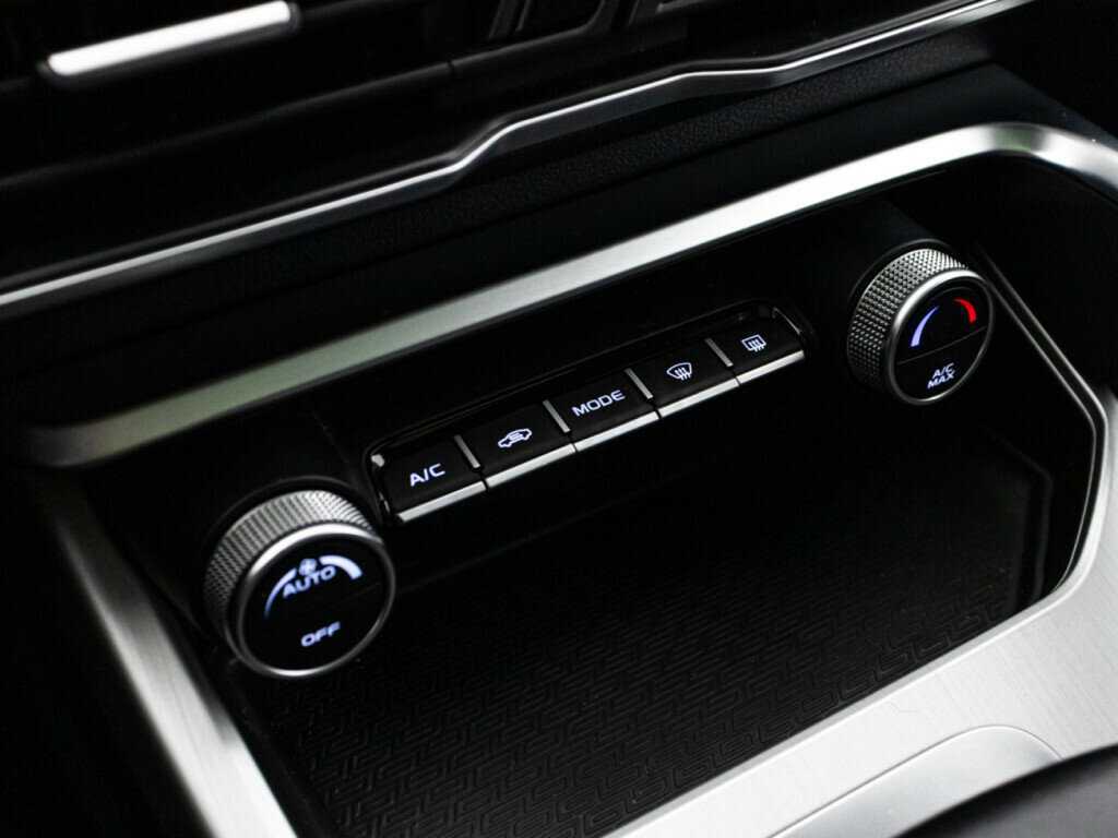 Geely Coolray, 2022 - Фото №17