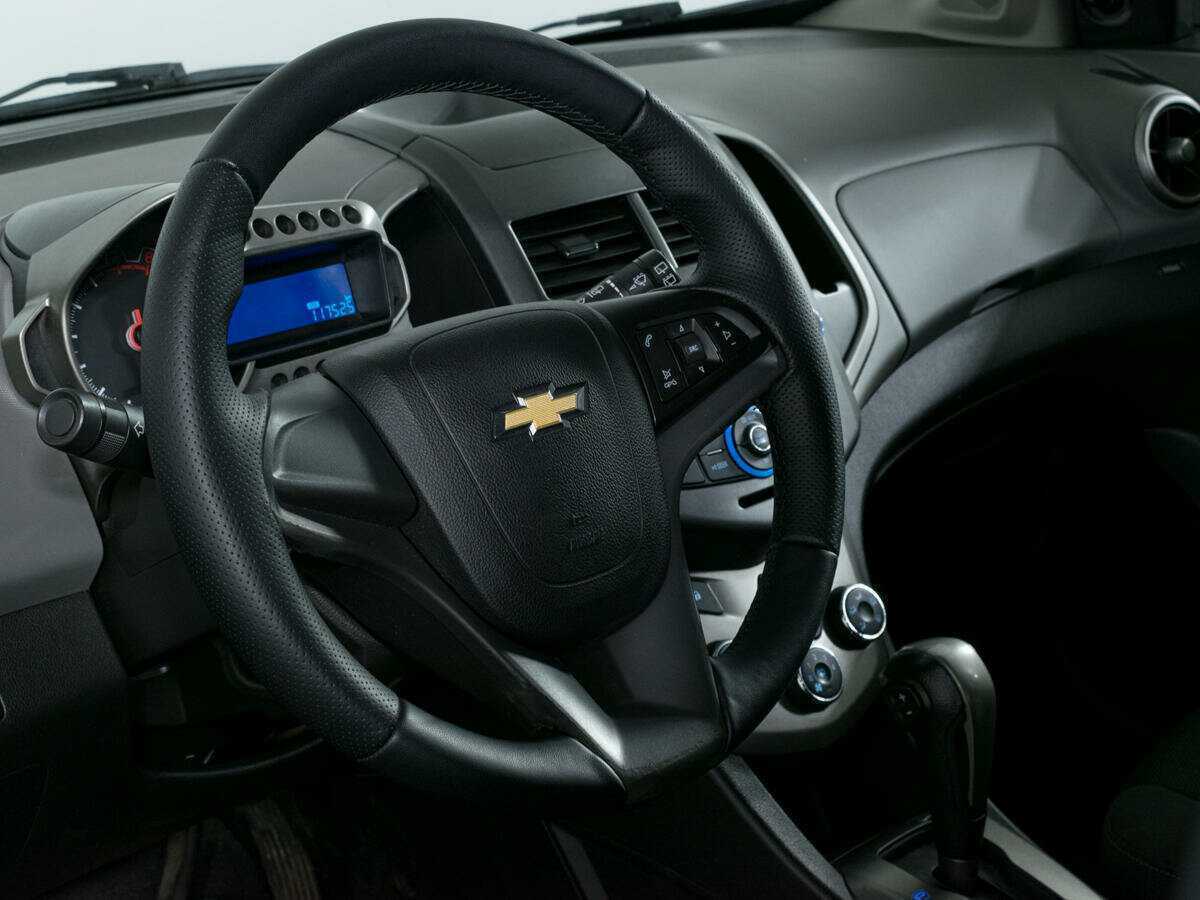 Chevrolet Aveo, 2012 - Фото №12