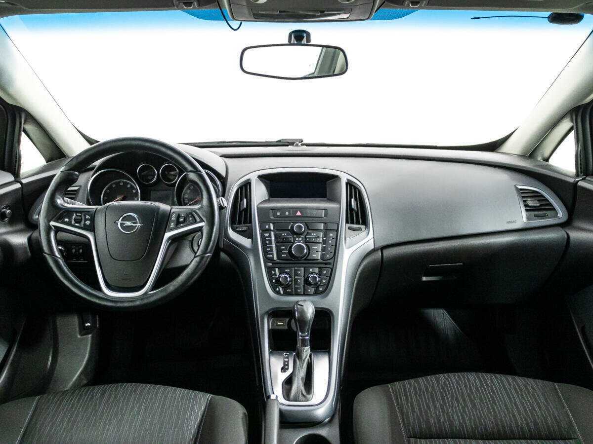 Opel Astra GTC, 2013 - Фото №12