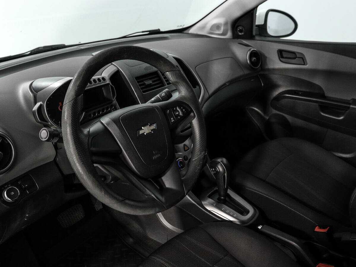 Chevrolet Aveo, 2012 - Фото №8