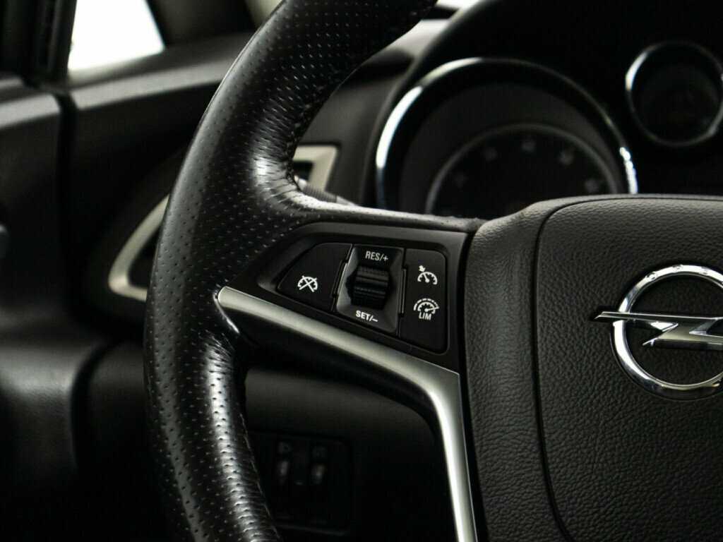 Opel Astra GTC, 2012 - Фото №16