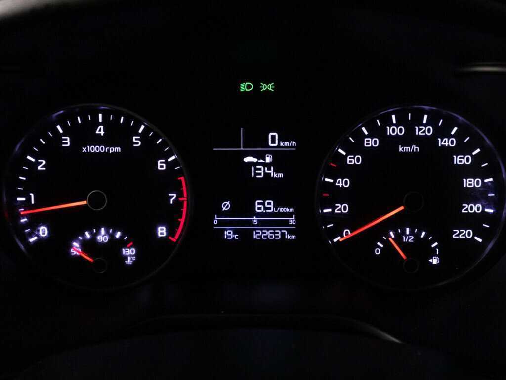 Kia Rio X-Line, 2018 - Фото №11