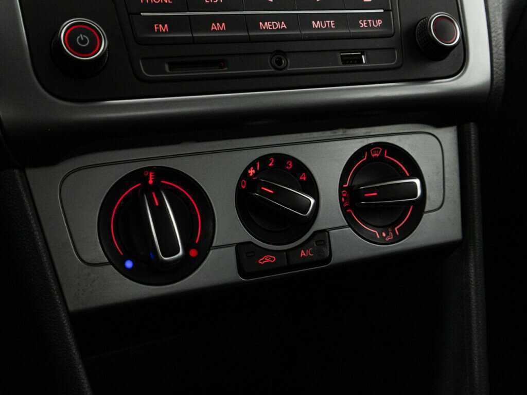 Volkswagen Polo, 2016 - Фото №15