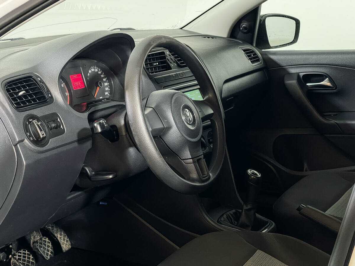 Volkswagen Polo, 2012 - Фото №12