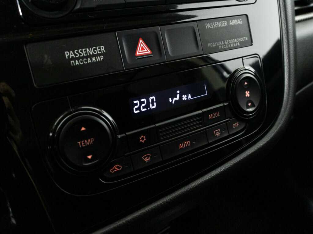 Mitsubishi Outlander, 2018 - Фото №12