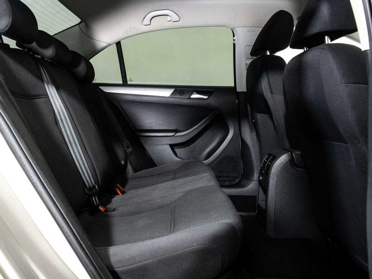 Volkswagen Jetta, 2012 - Фото №11