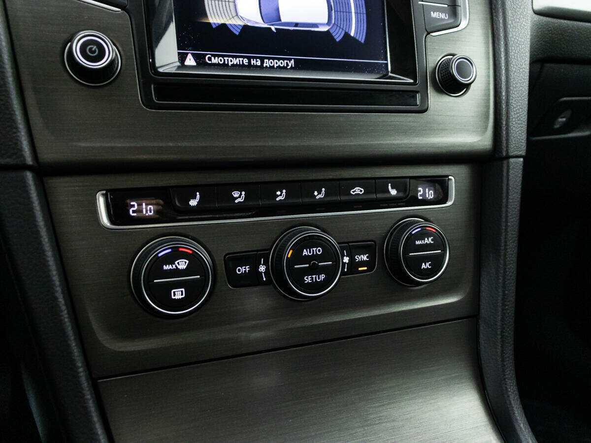 Volkswagen Golf, 2012 - Фото №16