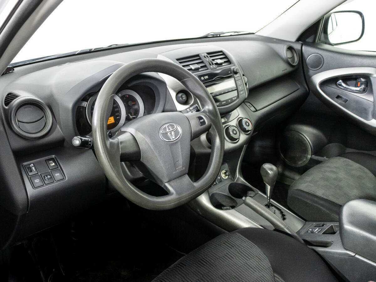Toyota RAV4, 2012 - Фото №9