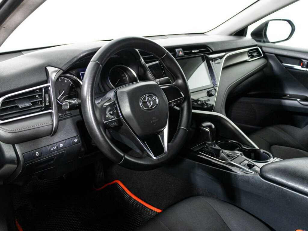 Toyota Camry, 2018 - Фото №10