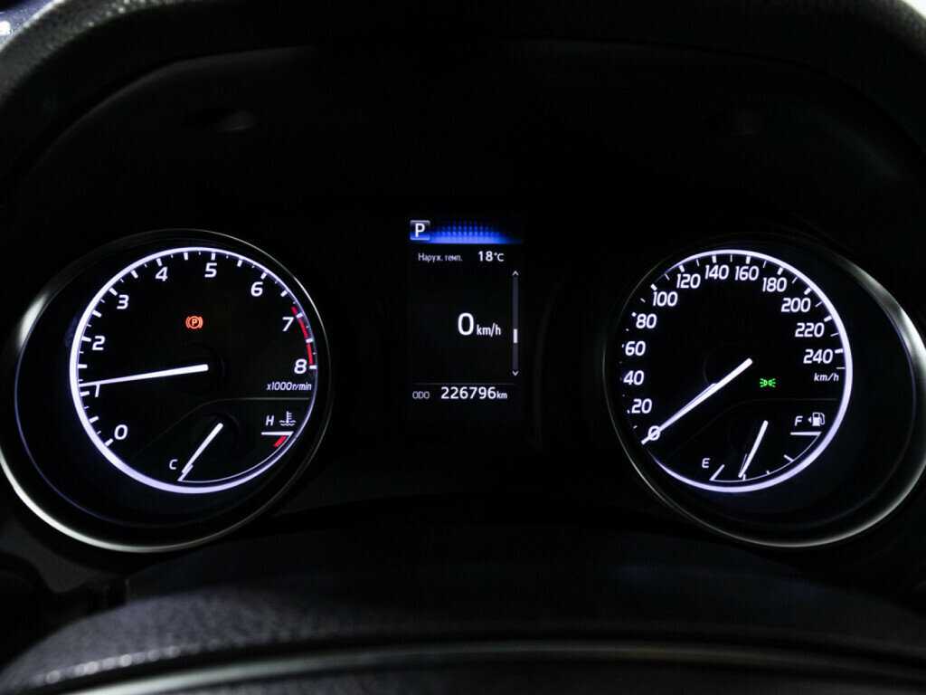 Toyota Camry, 2018 - Фото №11